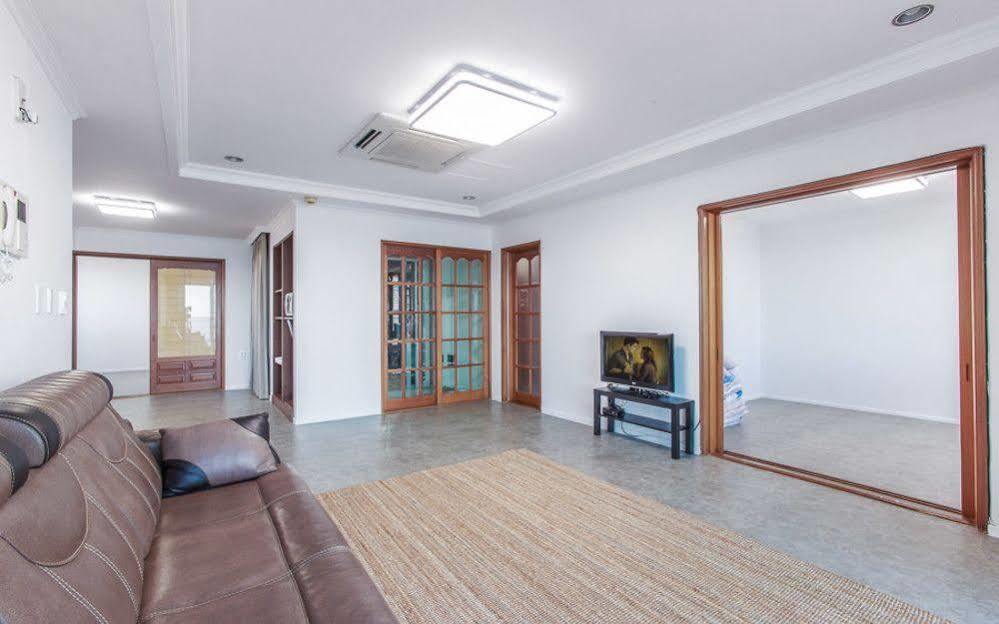 Togŭnnae Maniju Pension מראה חיצוני תמונה